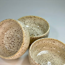 Load image into Gallery viewer, Small ceramic bowls