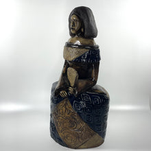 Load image into Gallery viewer, Menina Doll with fan