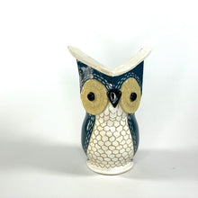 Load image into Gallery viewer, Small Owl Planters Light Clay (1 each)