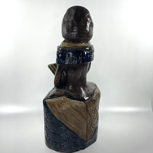 Load image into Gallery viewer, Menina Doll with fan