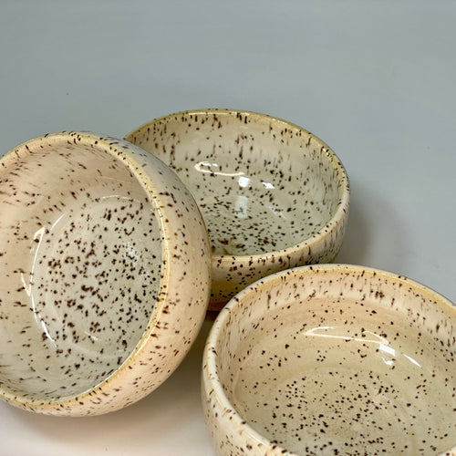 Small ceramic bowls 