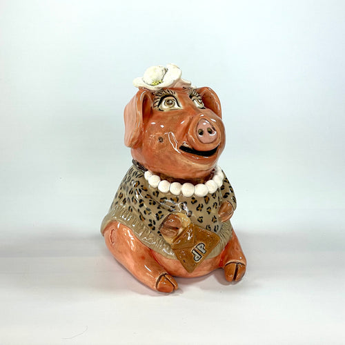 Doris Pig sculpture -Tourist ready for action 